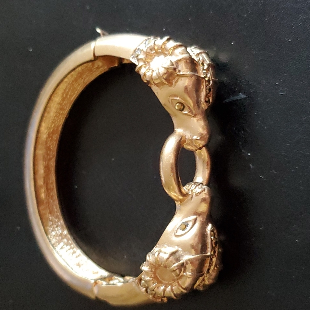 Rams Head Clasp Bracelet